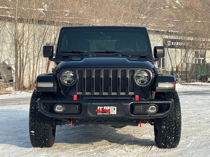 Фото 2 - Jeep Wrangler