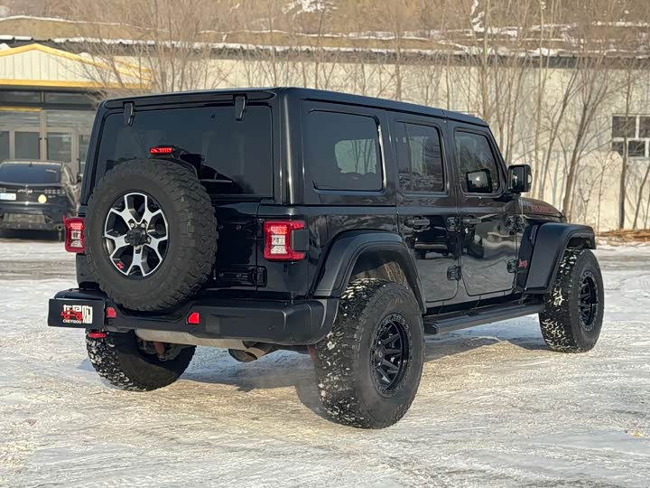 Фото 8 - Jeep Wrangler