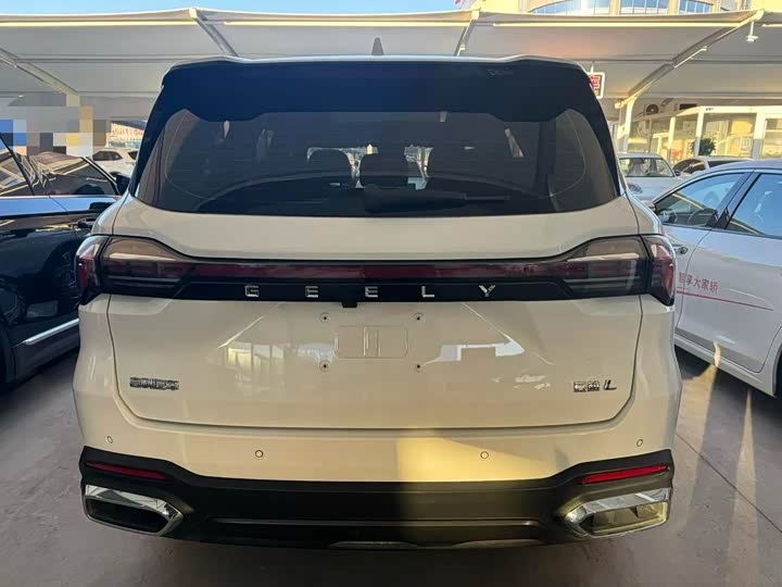 Фото 4 - Geely Okavango L