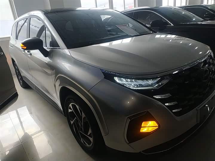 Фото 4 - Hyundai Custo