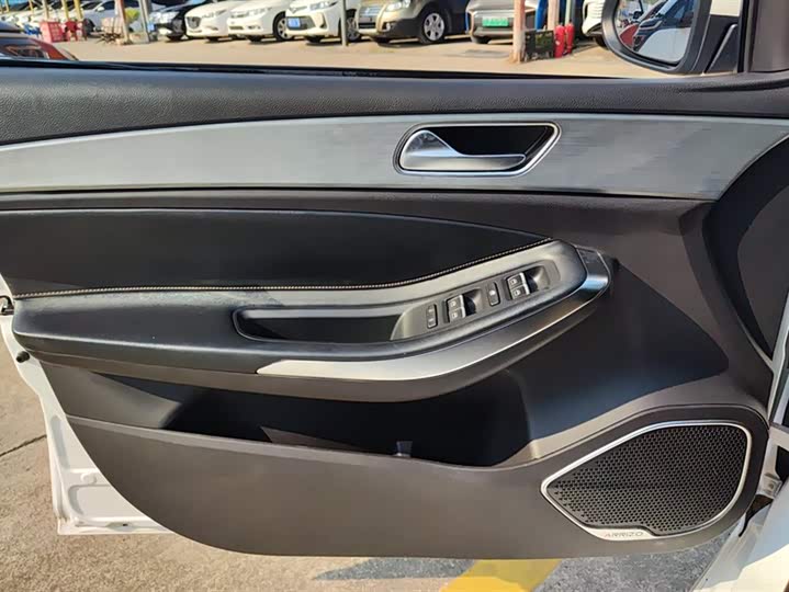 Фото 7 - Chery Omoda S5 (Arrizo 5 Plus)