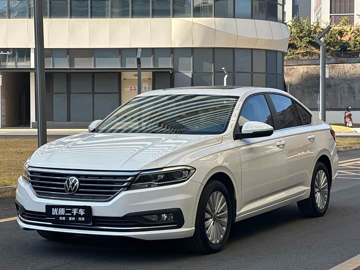 Фото 1 - Volkswagen Lavida