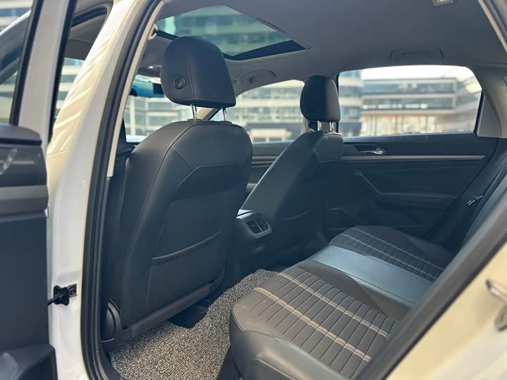 Фото 5 - Volkswagen Lavida