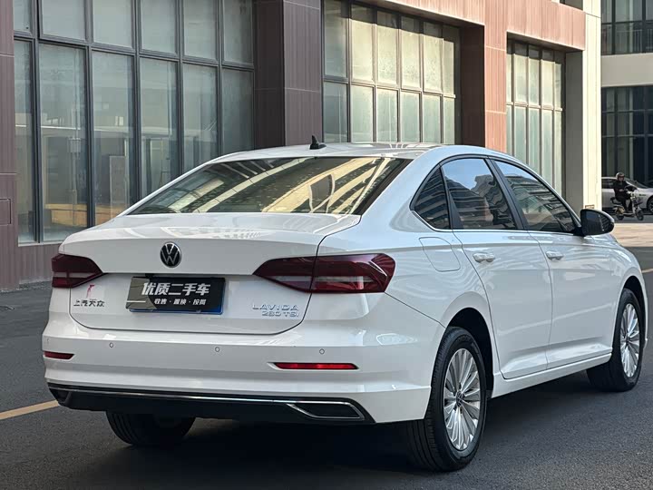 Фото 7 - Volkswagen Lavida