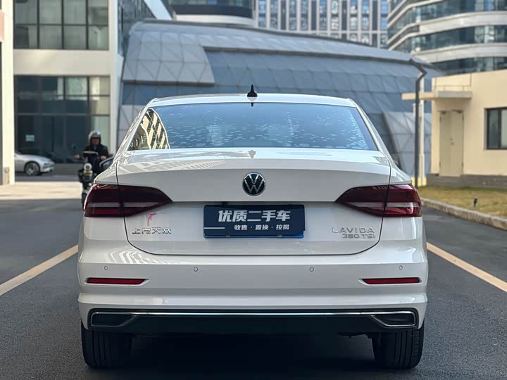 Фото 8 - Volkswagen Lavida