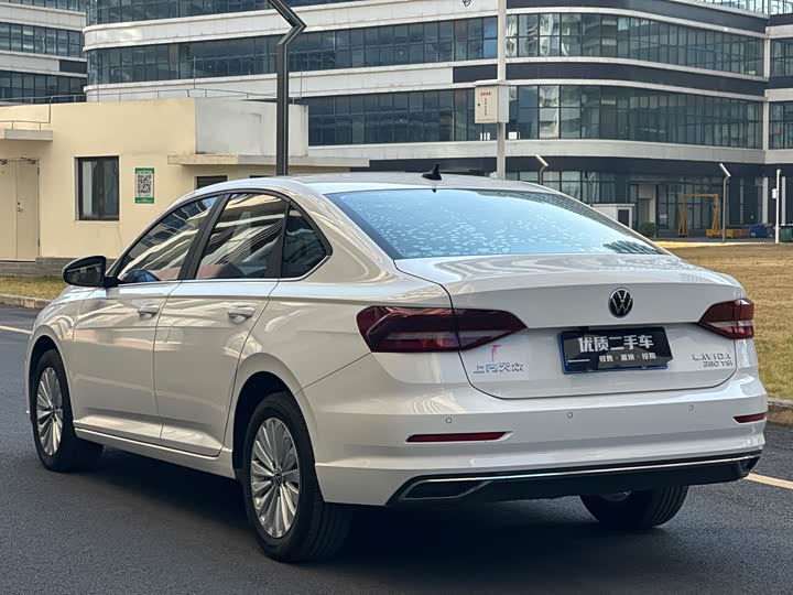 Фото 9 - Volkswagen Lavida