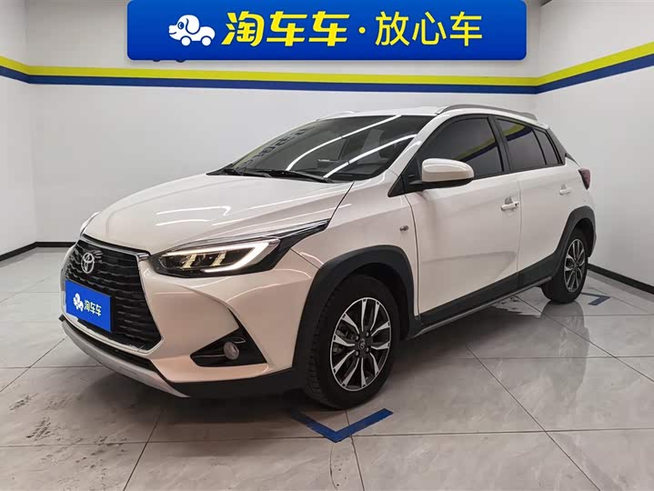 Фото 1 - Toyota Yaris L Hatchback