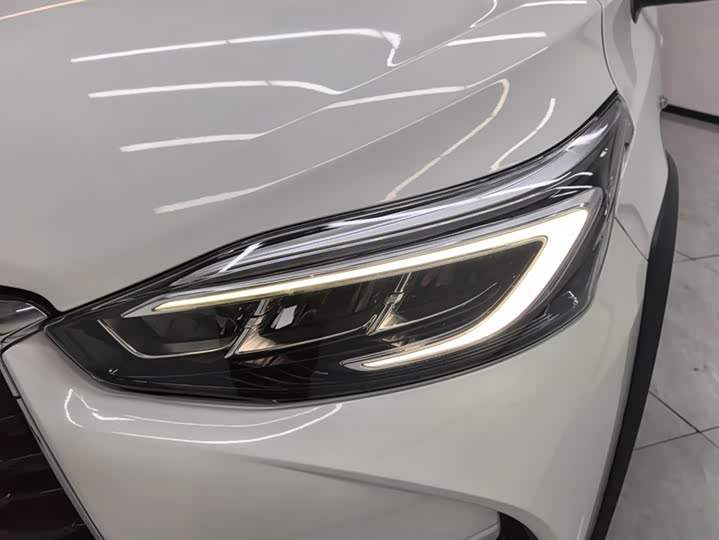 Фото 5 - Toyota Yaris L Hatchback