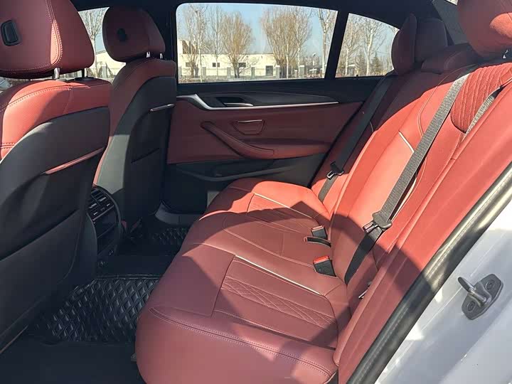 Фото 5 - BMW 5 Series