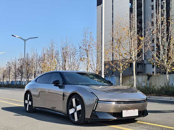 Фото 2 - XPeng P7