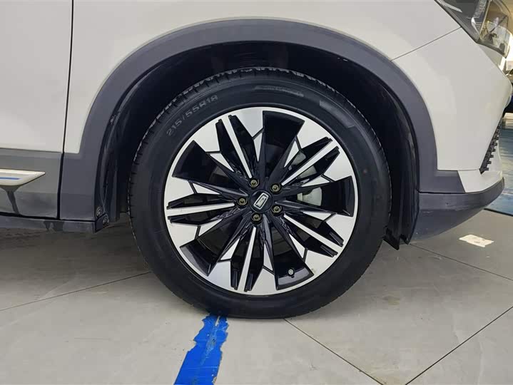 Фото 6 - Bestune T77