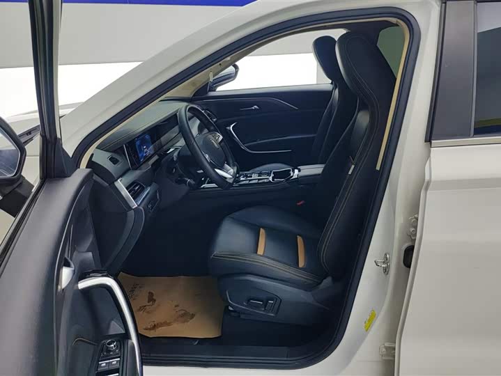 Фото 9 - Bestune T77