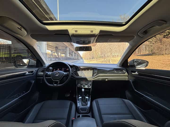Фото 9 - Volkswagen T-Roc