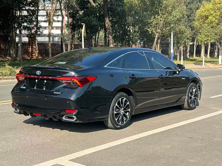 Фото 4 - Toyota Avalon