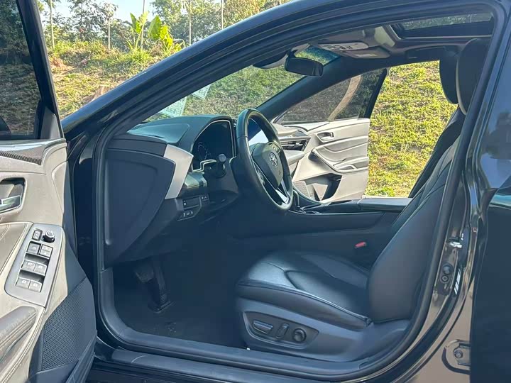 Фото 7 - Toyota Avalon