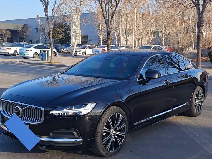 Фото 1 - Volvo S90