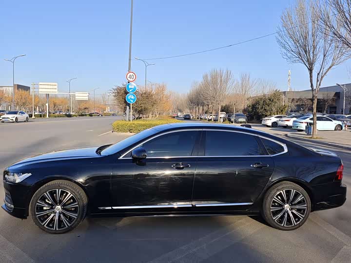 Фото 2 - Volvo S90
