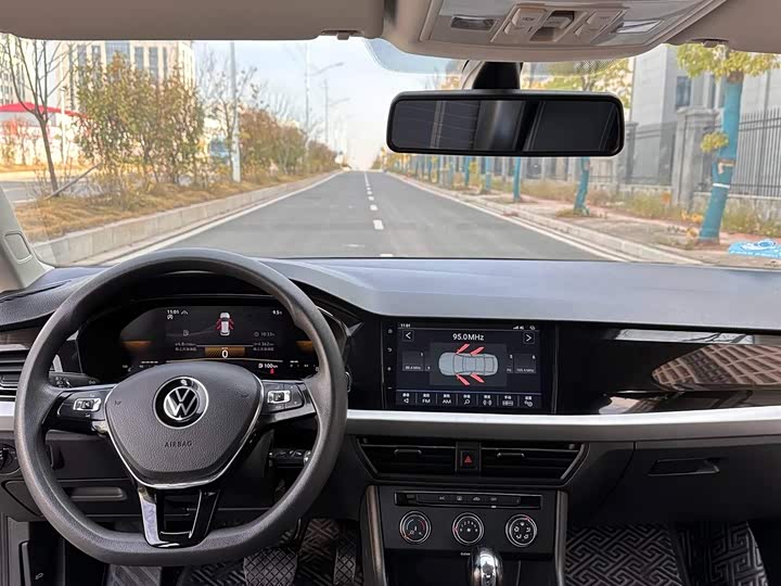 Фото 5 - Volkswagen Lavida