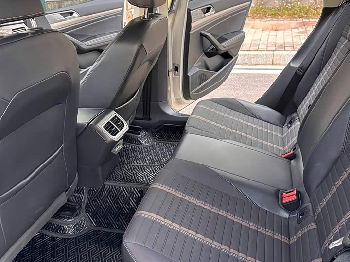 Фото 6 - Volkswagen Lavida