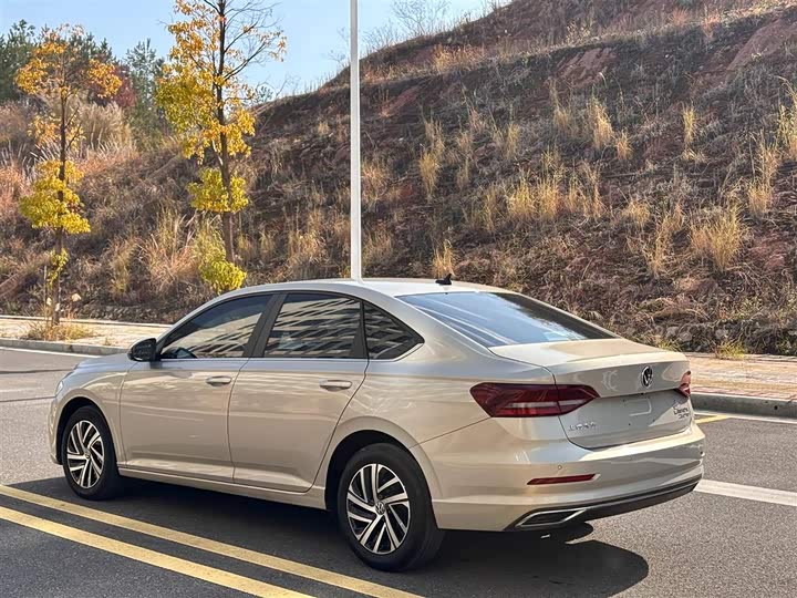 Фото 7 - Volkswagen Lavida