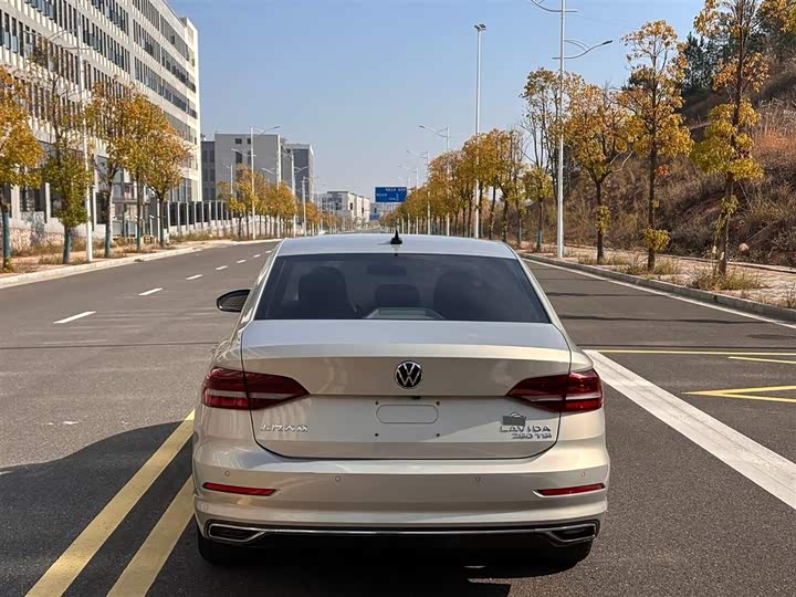 Фото 8 - Volkswagen Lavida