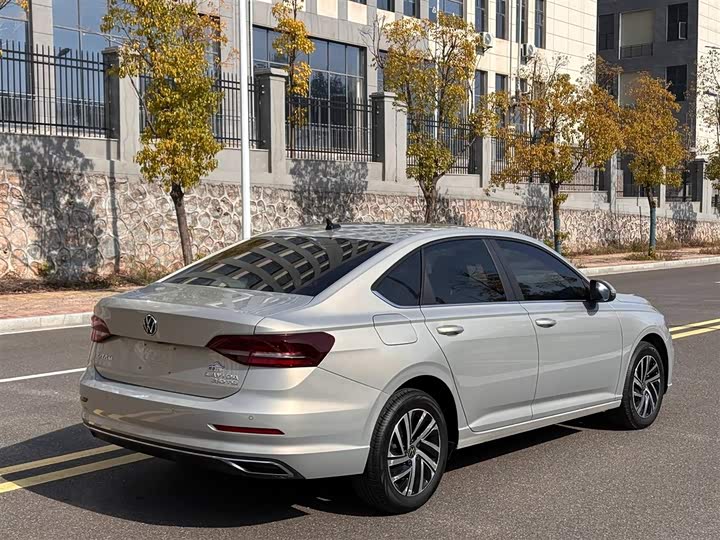 Фото 9 - Volkswagen Lavida