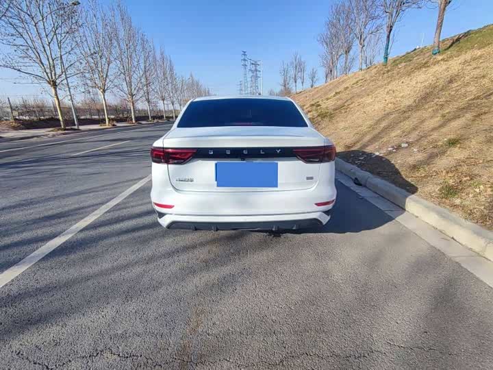 Фото 5 - Geely Emgrand