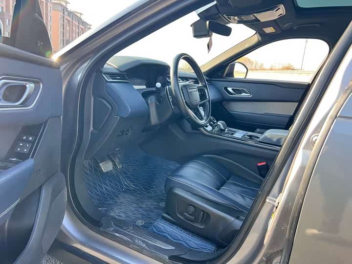 Фото 4 - Land Rover Range Rover Velar