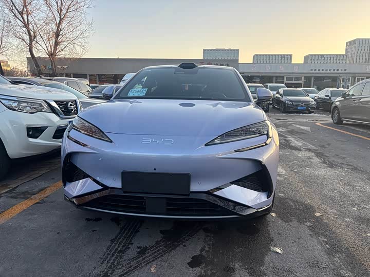 Фото 2 - BYD Sea Lion 07 EV