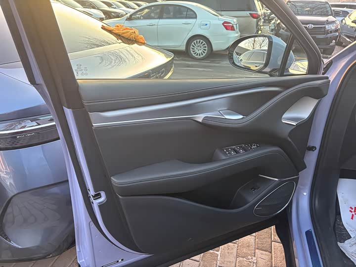 Фото 4 - BYD Sea Lion 07 EV