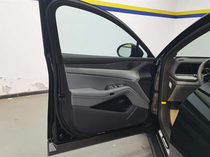 Фото 7 - Denza N7