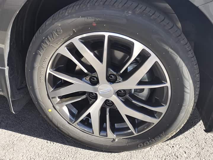 Фото 6 - Geely Emgrand