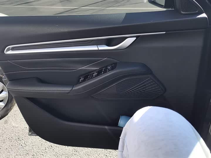 Фото 7 - Geely Emgrand