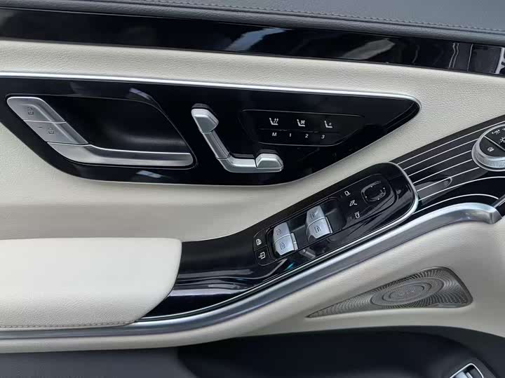 Фото 9 - Mercedes-Benz S-Class