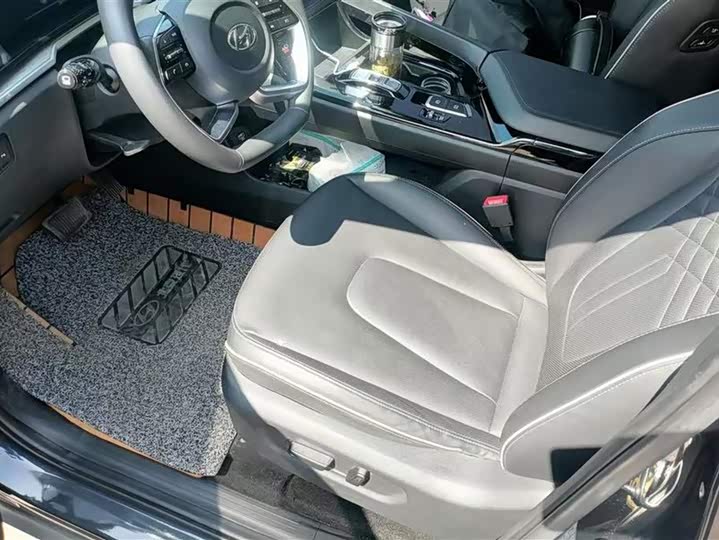 Фото 9 - Hyundai Custo