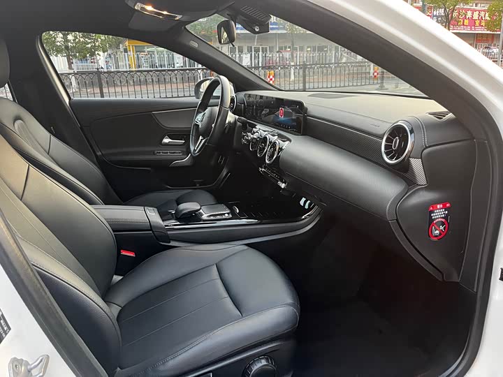 Фото 9 - Mercedes-Benz A-Class