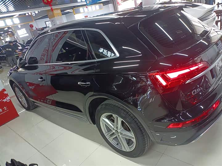 Фото 5 - Audi Q5L