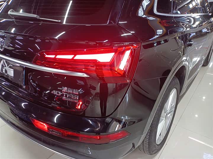 Фото 8 - Audi Q5L