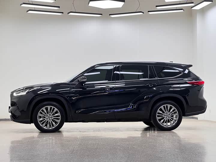 Фото 4 - Toyota Highlander