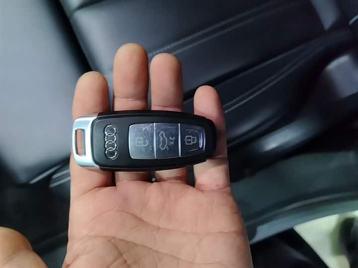 Фото 9 - Audi Q4 e-tron