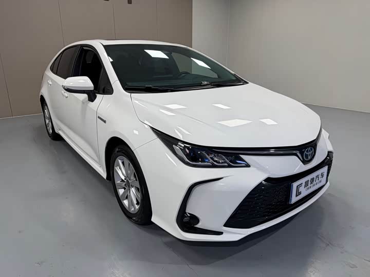 Фото 3 - Toyota Corolla