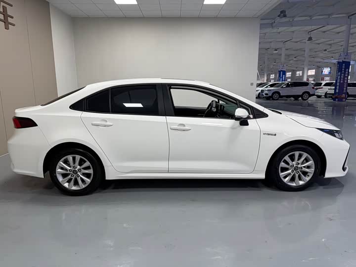 Фото 8 - Toyota Corolla