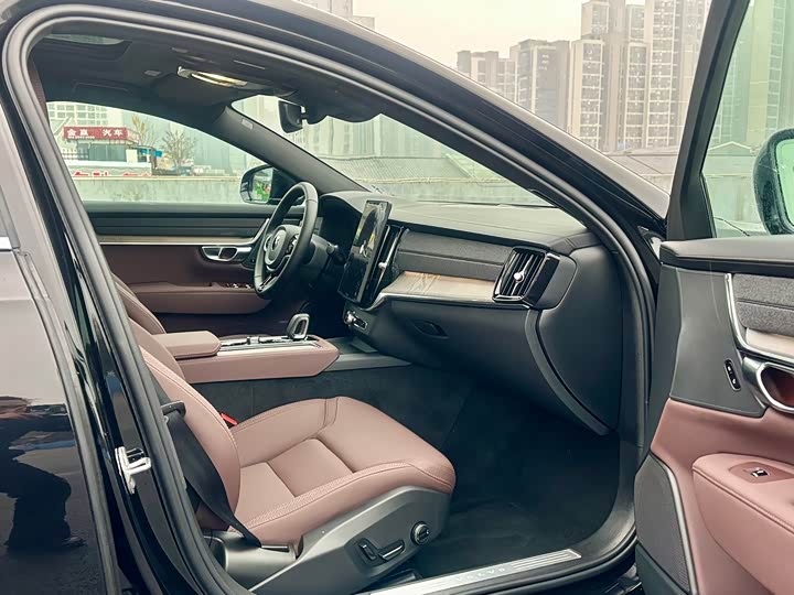 Фото 7 - Volvo S90