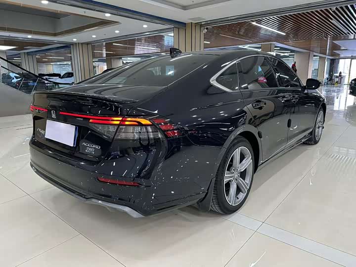 Фото 6 - Honda Accord