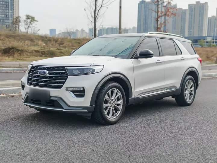 Фото 2 - Ford Explorer