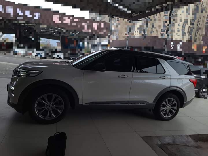 Фото 5 - Ford Explorer