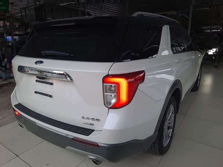 Фото 7 - Ford Explorer
