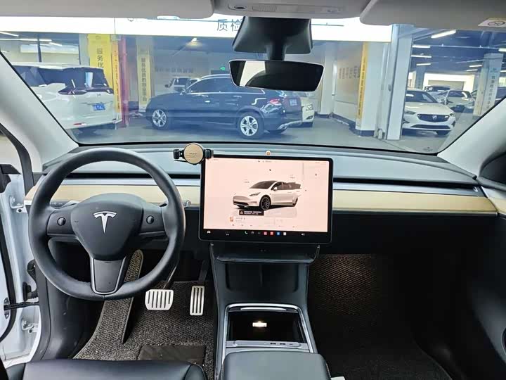 Фото 5 - Tesla Model Y
