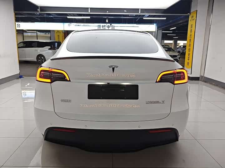 Фото 9 - Tesla Model Y