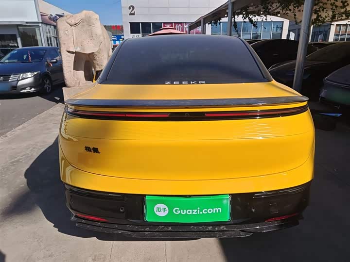 Фото 6 - Zeekr 007